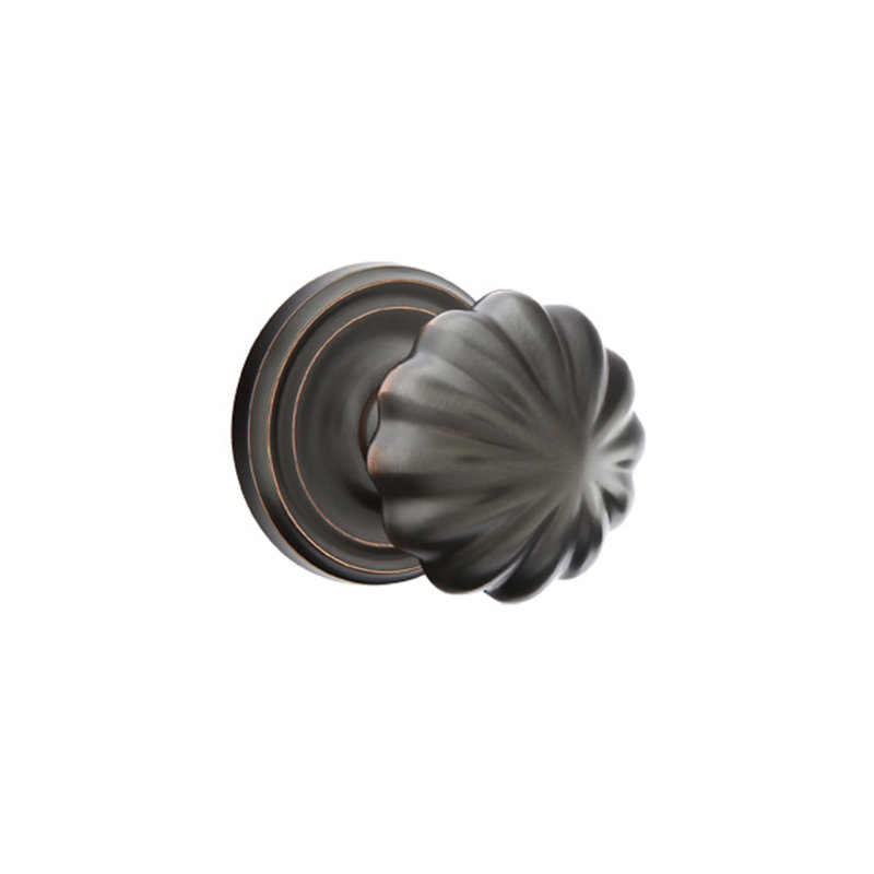 Ensemble de boutons de passage Emtek avec bouton rosette et melon régulier, Bronze huilé
