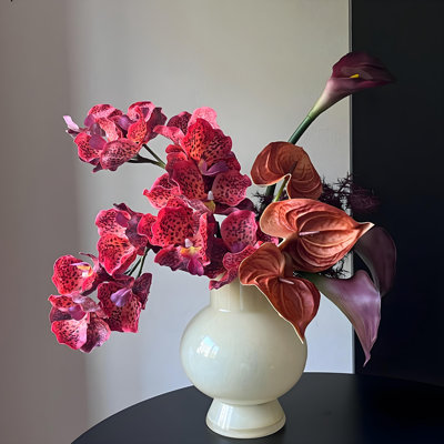 Ornements de fleurs simulées
