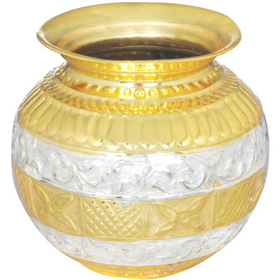 Pooja Kalash décoré