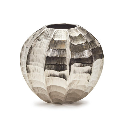 Vase en aluminium recyclé martelé et gravé - H 9 po