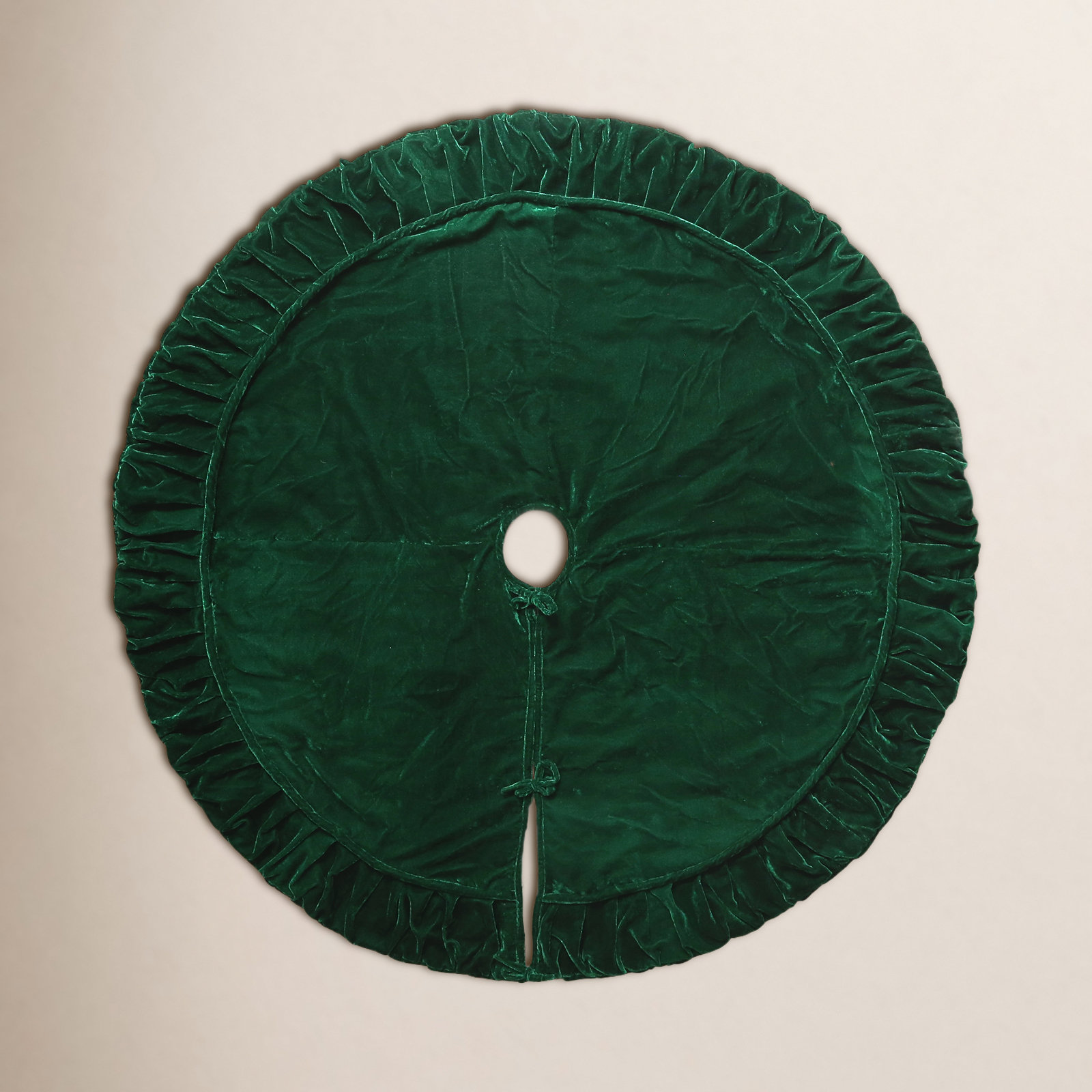 Hubbert Velvet Tree Skirt, 72" W, Emerald