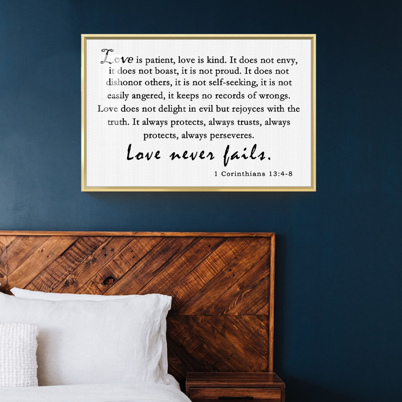 «Love is patient», art textuel sur toile, H 16 po x l 24 po x P 1,3 po, Encadrement doré