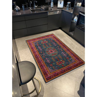 Tapis décoratif vert multicolore à motif frangé et à motif vert