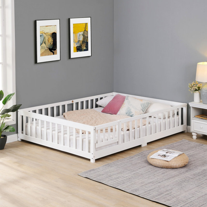 Structure de lit au sol avec porte, structure de lit plateforme en bois avec clôture, Lit simple, Blanc