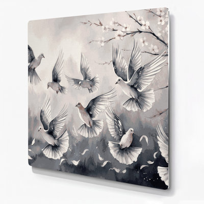 «Birds Mourning Dove», art mural en métal beige