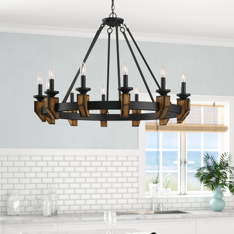 Geraghty 12 - Light Wagon Wheel Chandelier