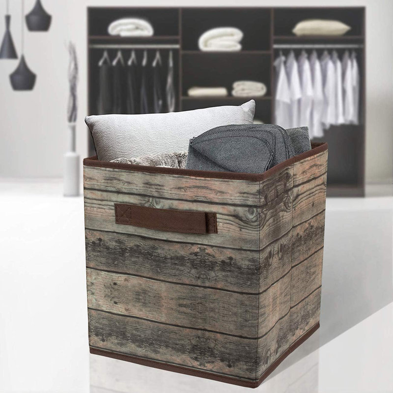Cube en tissu, Brun