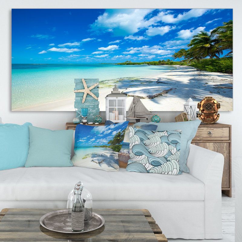 «Tropical Beach with Palm Shadows» de Mattos - reproduction de photo, H 28 po x l 60 po, Toile tendue