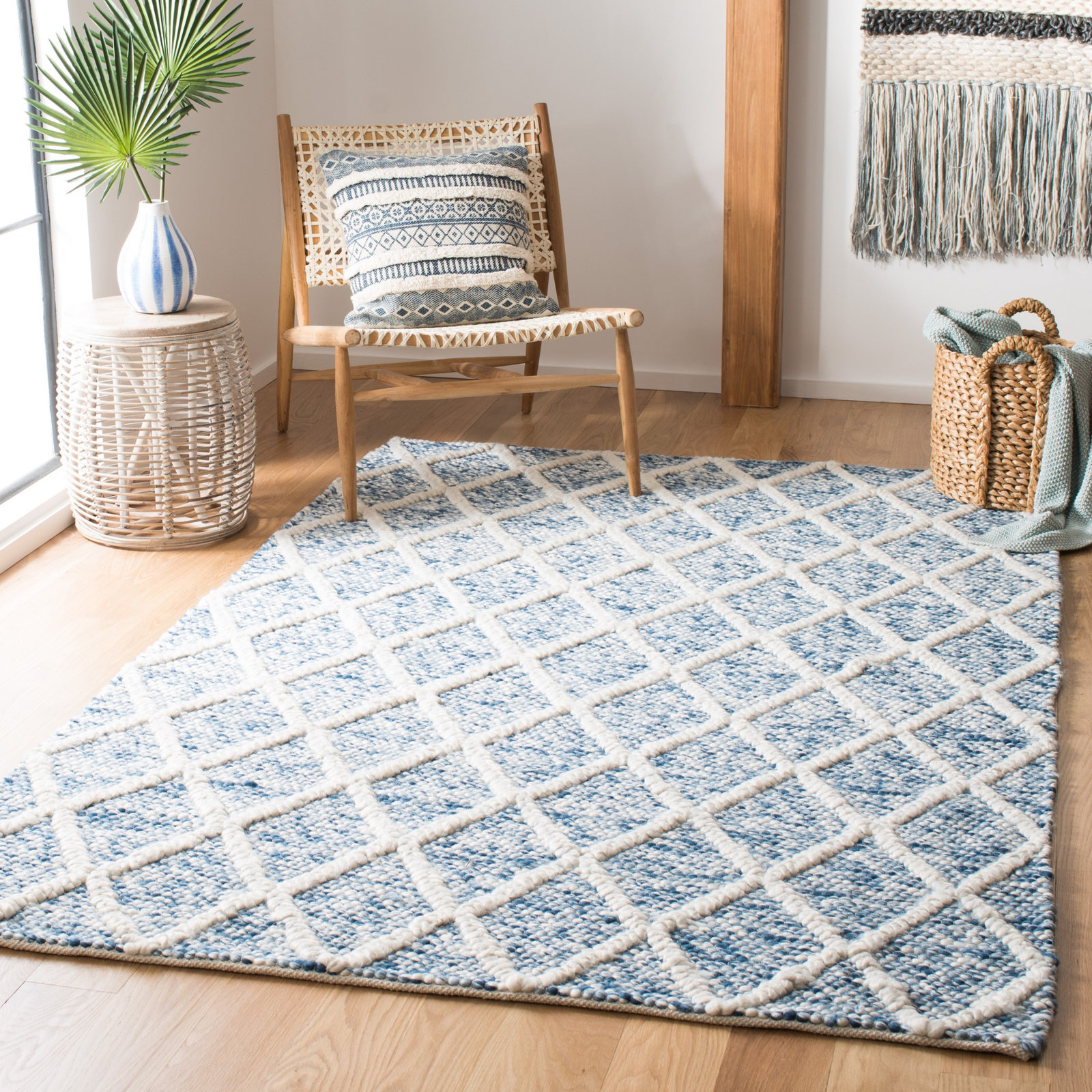 Russo Ivory Blue Hand-Woven Flatweave Rug, Rectangle 6' x 9'