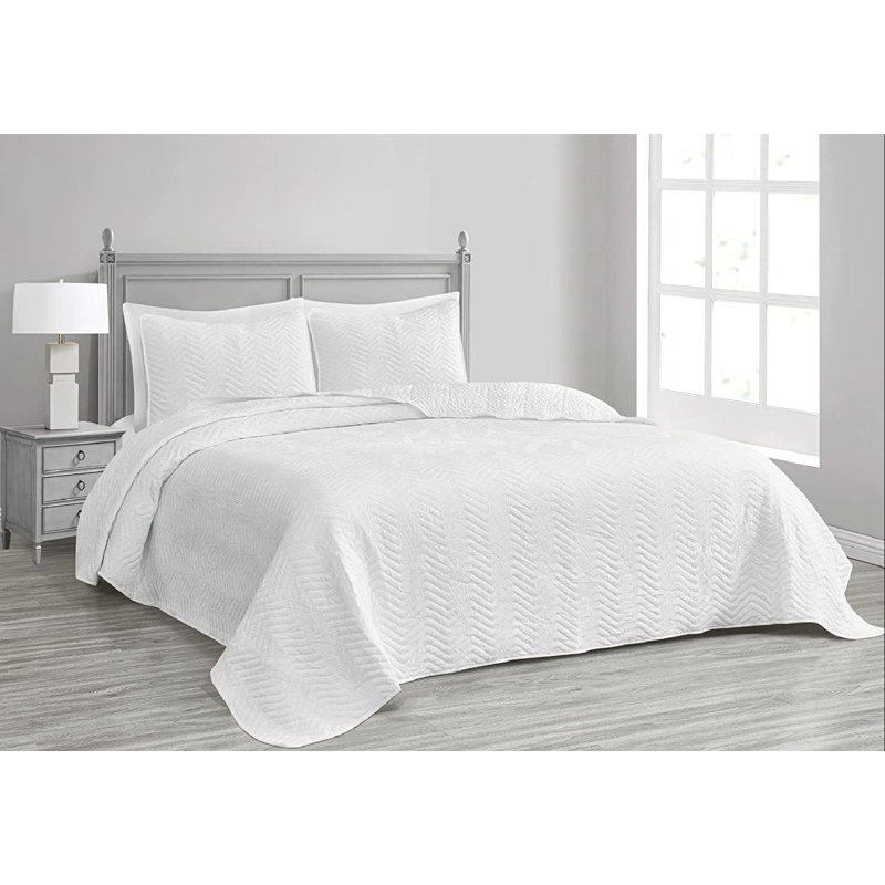 White Queen Reversible Microfiber Quilt Set with Chevron Stitch