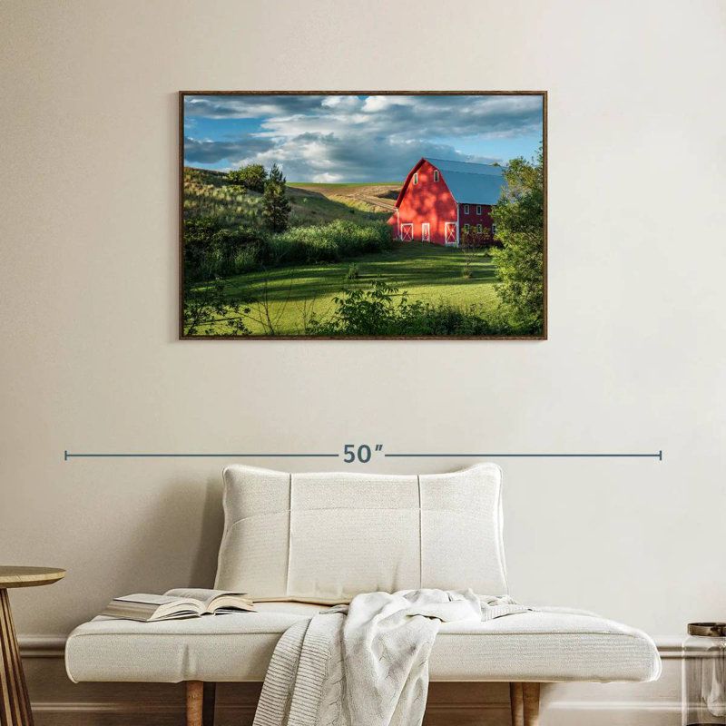 Grange rouge dans la campagne de la Palouse, 37 po x 25 po, Cadre flottant noyer