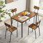Ensemble repas pour quatre personnes