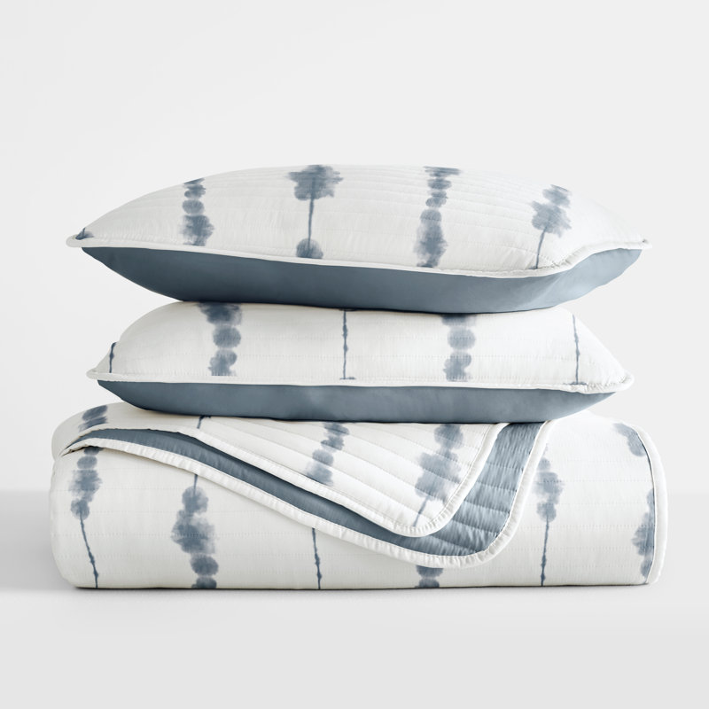 King Navy Blue Reversible Microfiber Quilt Set with Shams