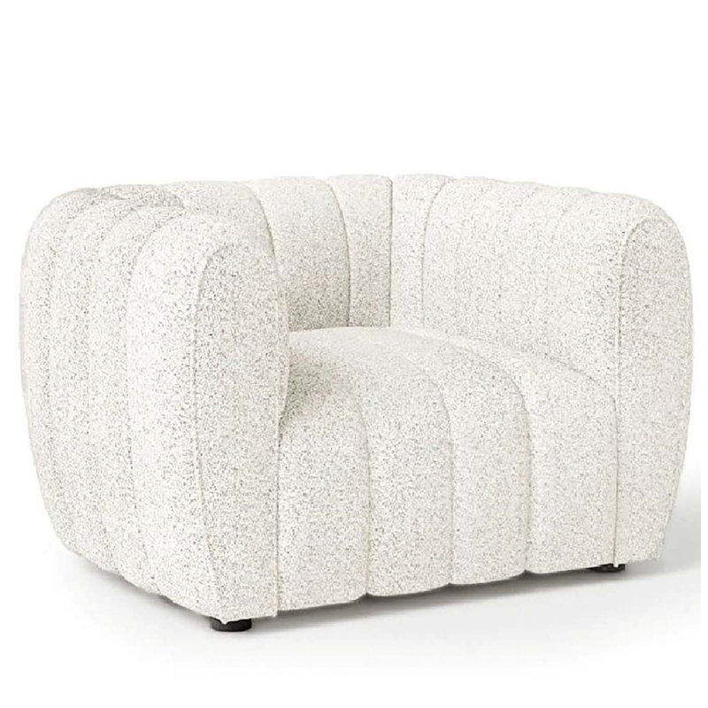 Fauteuil demi-tonneau capitonné Celal Channel, Bouclé blanc cassé