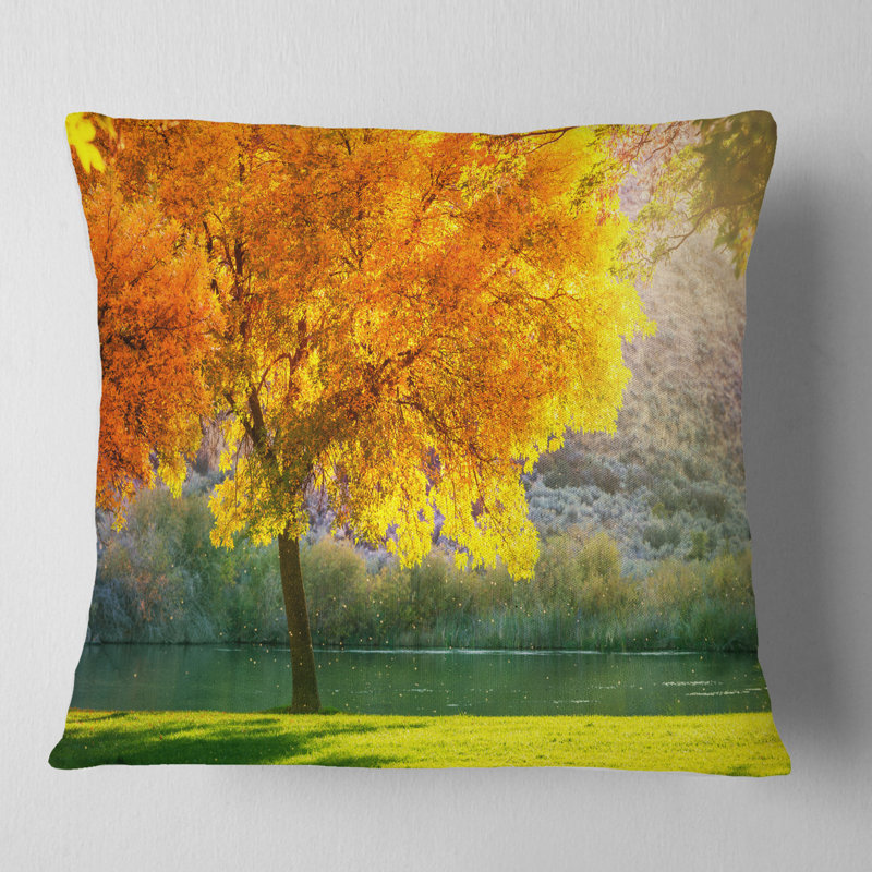 Magnifique coussin d'automne en forêt, 16 po x 16 po, Carré