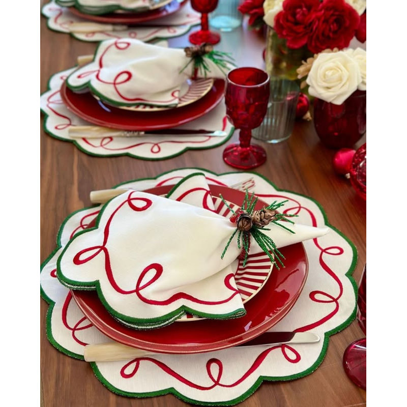 Ribbon Twirl Cotton Blend Scalloped Napkins, Red/Green