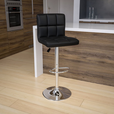 Tabouret de bar contemporain réglable en ajustable en vinyle matelassé avec base en chrome Ahlijah
