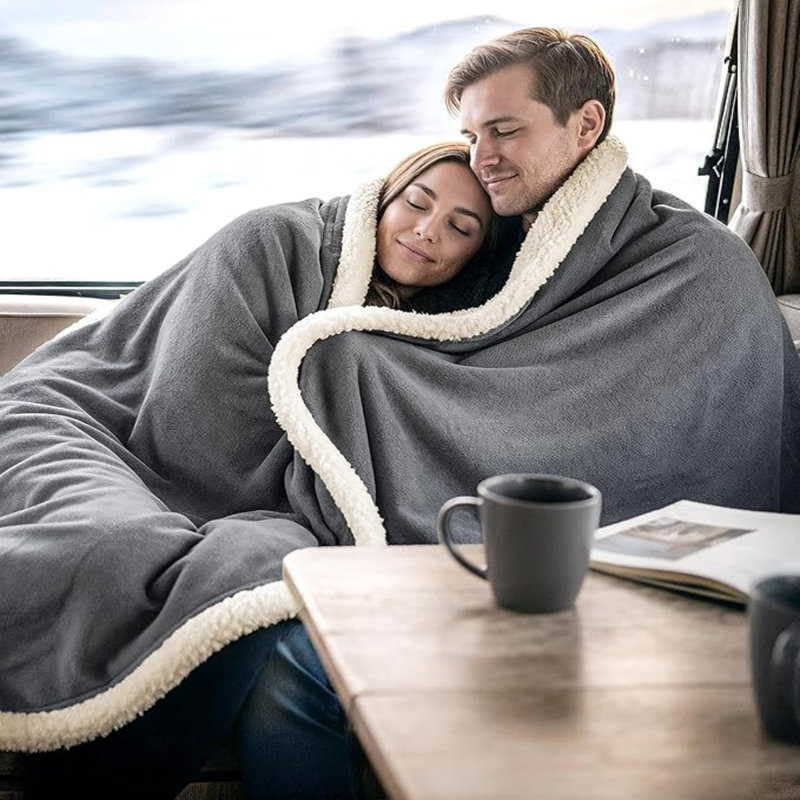 Jeté en flanelle Beddora - réversible, ultra doux et chaud, 50 po x 60 po, confortable et confortable toutes saisons pour canapé, canapé et lit - parfait pour l'hiver et l'été