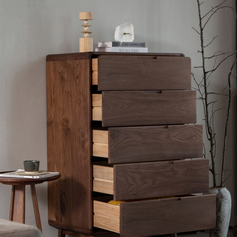 Commode à cinq tiroirs