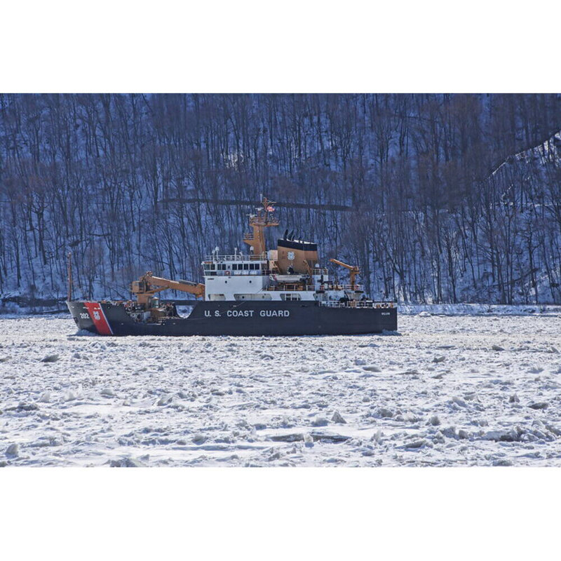 Modèle de navire USCGC Willow (WLB-202) L, H 10 po x l 36 po x P 5 po
