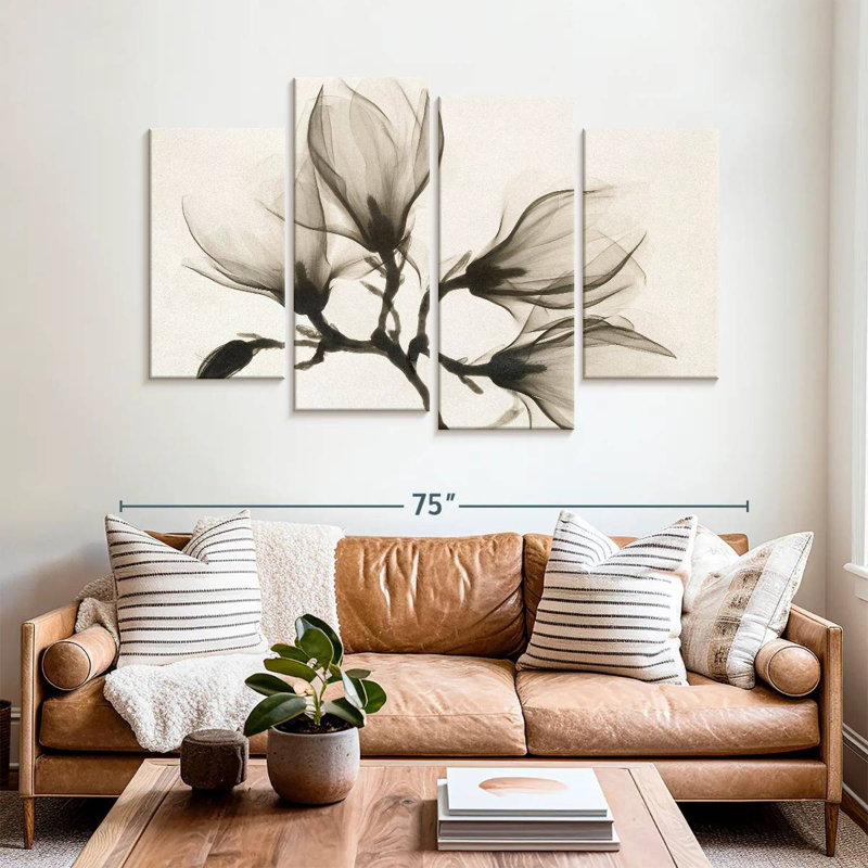 Branche Harnek avec quatre magnolias, H 42 po x l 68 po