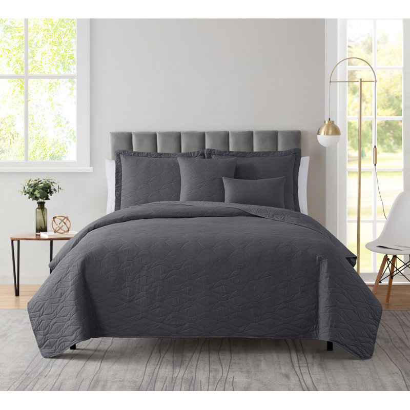 Ellipse Wave Premium Microfiber Reversible Quilt Set, Gray, Queen Quilt + 4 Pillow Shams
