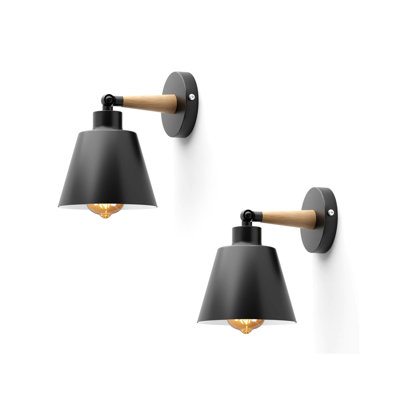 Kempsford Armed Sconce