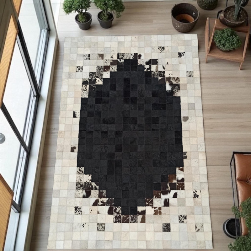 Tapis noir en cuir de vache noir