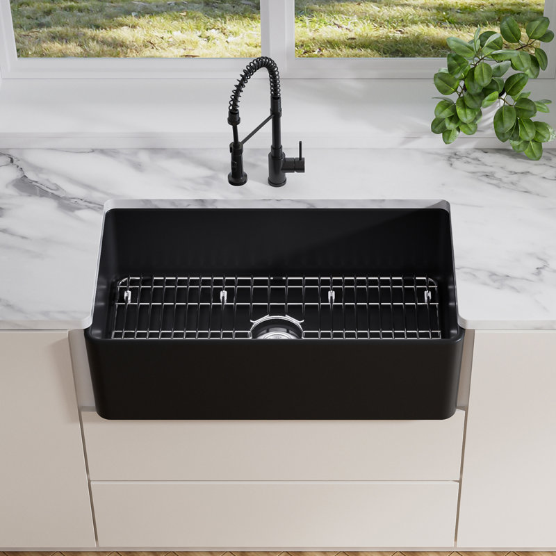  33" L x 20" W Fireclay Farmhouse Kitchen Sink with Sink Grid and Basket Strainer for Large Space, Matte Black