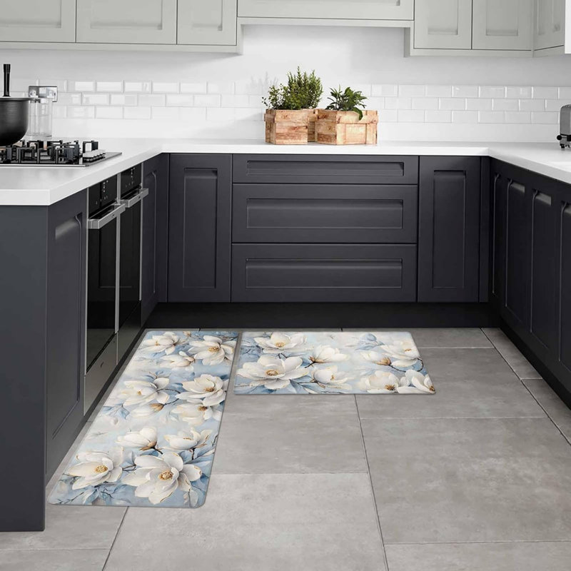 Ensemble de 2 tapis de cuisine à motif floral magnolia, aquarelle élégante pour la cuisine et la salle de bain, bleu clair et blanc