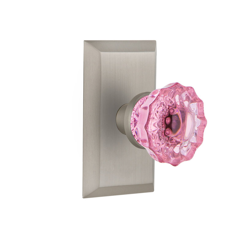 Plaque Studio avec poignée de porte rose cristal, 2 3/4, Nickel satiné
