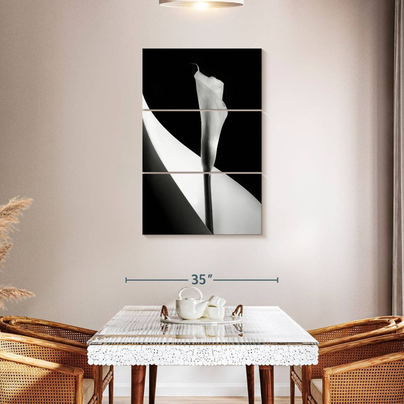Harnek BW Calla Lily, 45" H x 28" W