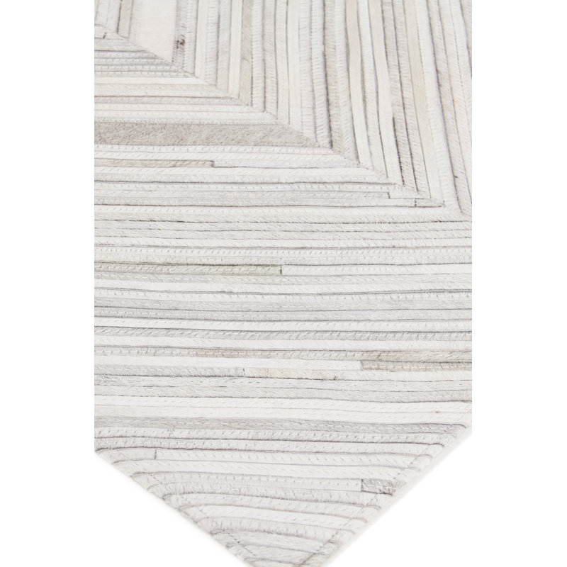 Chevron Area Rug in Silver