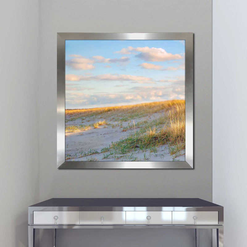 «Grassy Dunes Panorama I» par Brooke T. Ryan - photographie, H 37,5 po x l 37,5 po x P 1 po, Encadrement argenté