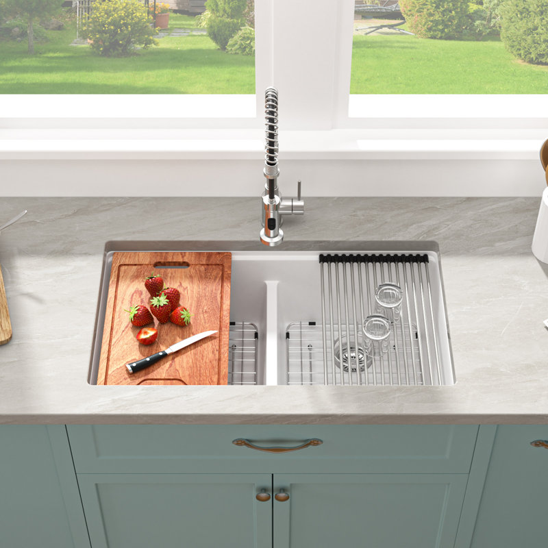 Évier de cuisine encastré en granite 33 po x l 19 po à double cuve 50/50 avec séparateur inférieur et accessoires
