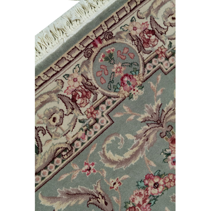 Tapis vert clair et crème noué à la main de haute qualité