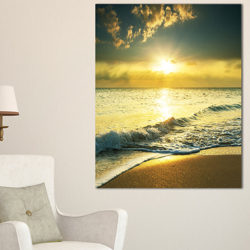Jaune soleil light over crystal eaux, reproduction de photo sur toile tendue, H 20 po x l 12 po x P 1po