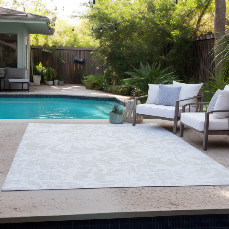 Lindale Floral Indoor / Outdoor Rug, Rectangle 8' x 10'