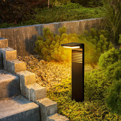 Éclairage de sentier à énergie solaire à DEL intégré