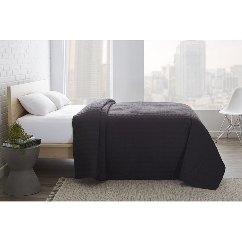 Urban Mesh Modern & Contemporary Cotton Quilt, King Quilt, Black