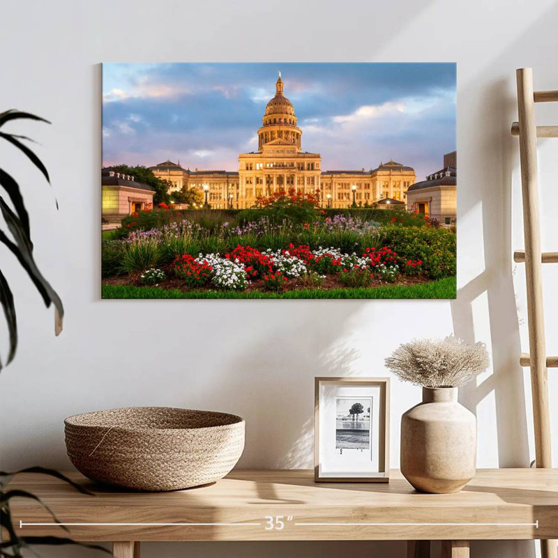 Nicci, Texas State Capitol, H 16 po x l 24 po