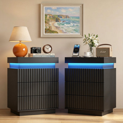 Tables de chevet cannelées à 3 tiroirs avec station de charge intégrée et lumières DEL à intensité variable, tables de chevet pour le salon de la chambre à coucher