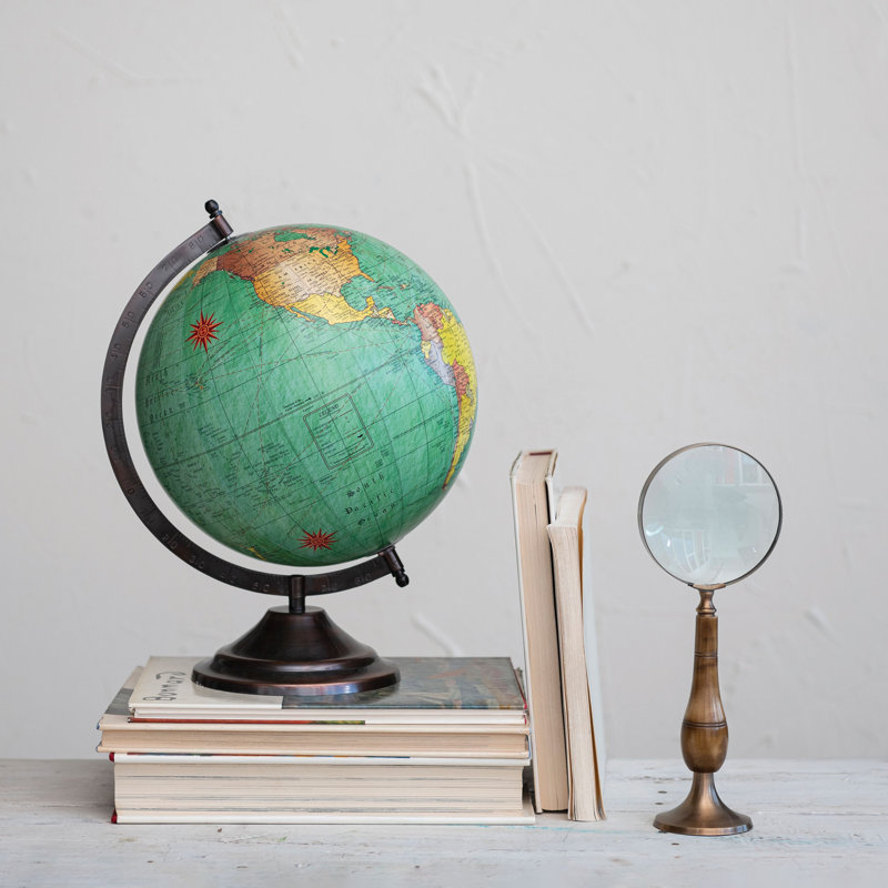 Figurines & Sculptures