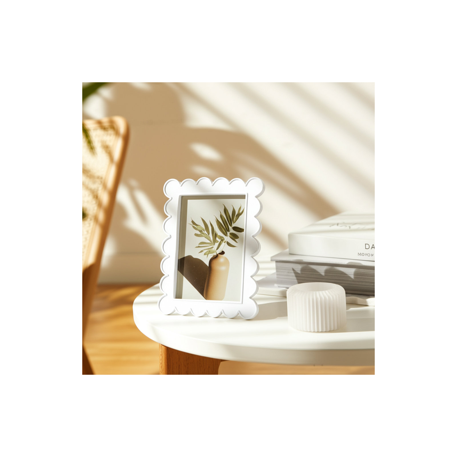 Lilly Scallop Edge Photo Frame, White, 5" W x 7" H
