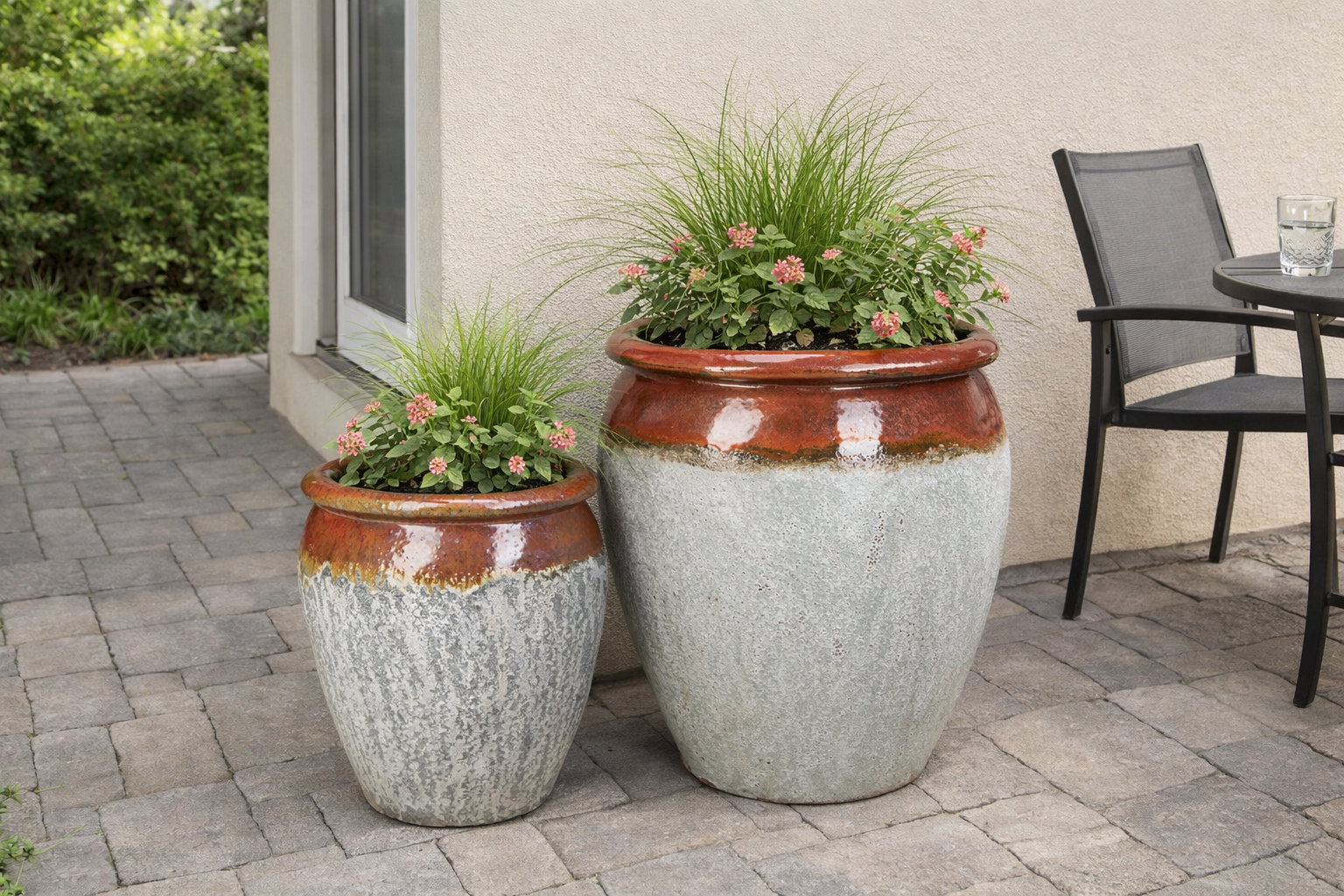 19" Pot Planter, Red/Graystone