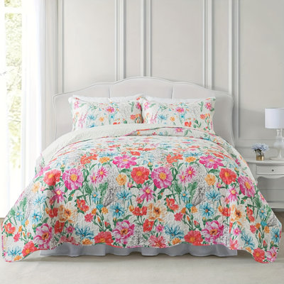 HoneiLife Queen Size 3‑Piece Persian Daisy Pattern Quilt Bedding Set, Soft Blended‑Fabric Coverlet with Matching Pillow Shams, Red