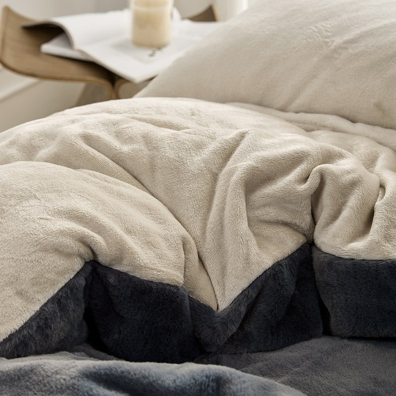 Coma Inducer Plumpy Pudgy Portly Chunky Bunny Duvet Cover Set, Queen Duvet Cover + 2 Shams