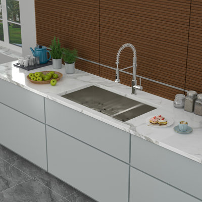 Évier de cuisine à double cuve 60/40 à double cuve de calibre 16 x 19 po, deux cuves profondes de 10 po, bonde arrière de 3,5 po, rainures en X pour un drainage en douceur de l'eau, tampons d'insonorisation de 3 m, jet de condensation, le paquet contient