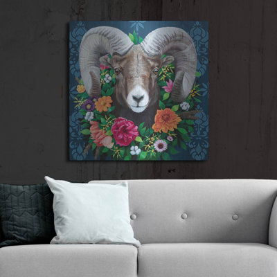  «Longhorn Sheep With Wreath» par Heather Gauthier, art mural en métal, 36 po x 36 po