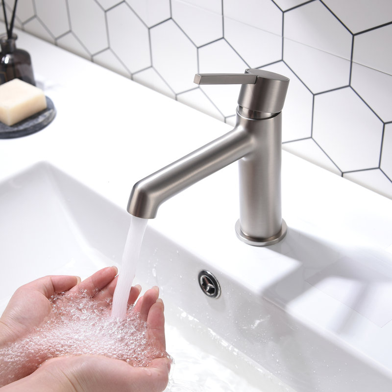 Robinet de salle de bain à un trou